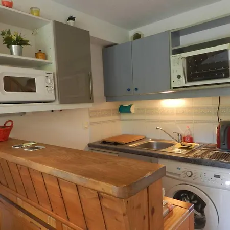 Duplex 3 Pieces Climatise Avec Piscine, Terrasse Et Parking - Ideal Famille Au Lavandou - Fr-1-251-732 Holiday home