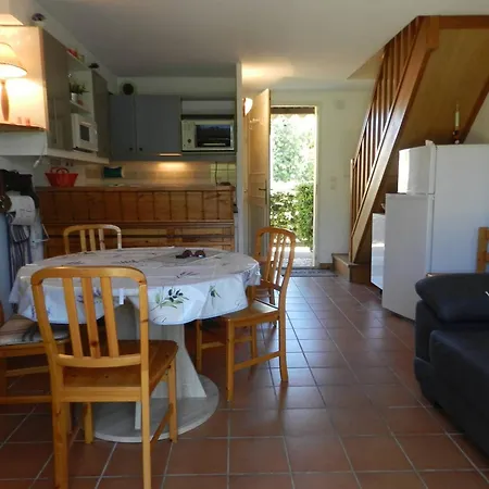 Duplex 3 Pieces Climatise Avec Piscine, Terrasse Et Parking - Ideal Famille Au Lavandou - Fr-1-251-732 * Le Lavandou