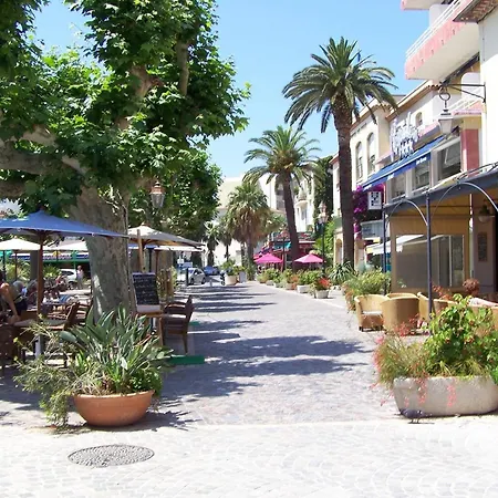 Duplex 3 Pieces Climatise Avec Piscine, Terrasse Et Parking - Ideal Famille Au Lavandou - Fr-1-251-732